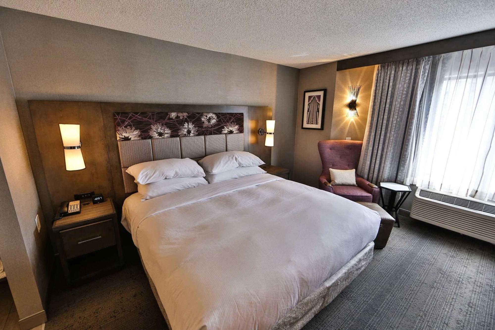Doubletree By Hilton Atlanta Alpharetta-Windward Hotel Exterior photo